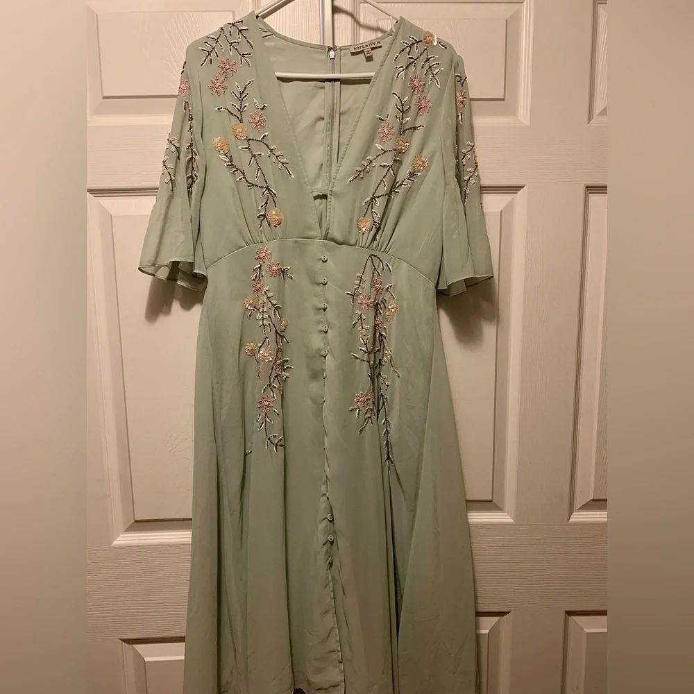 EUC Hope & Ivy Embroidered Midi Dress in Sage - Picture 3 of 16